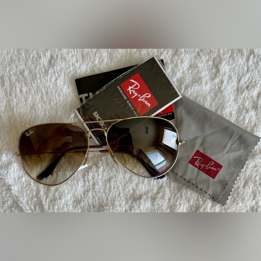 Ray-Ban Aviator Large Metal Sunglasses (unisex)